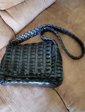 Ladies' black leather link handbag